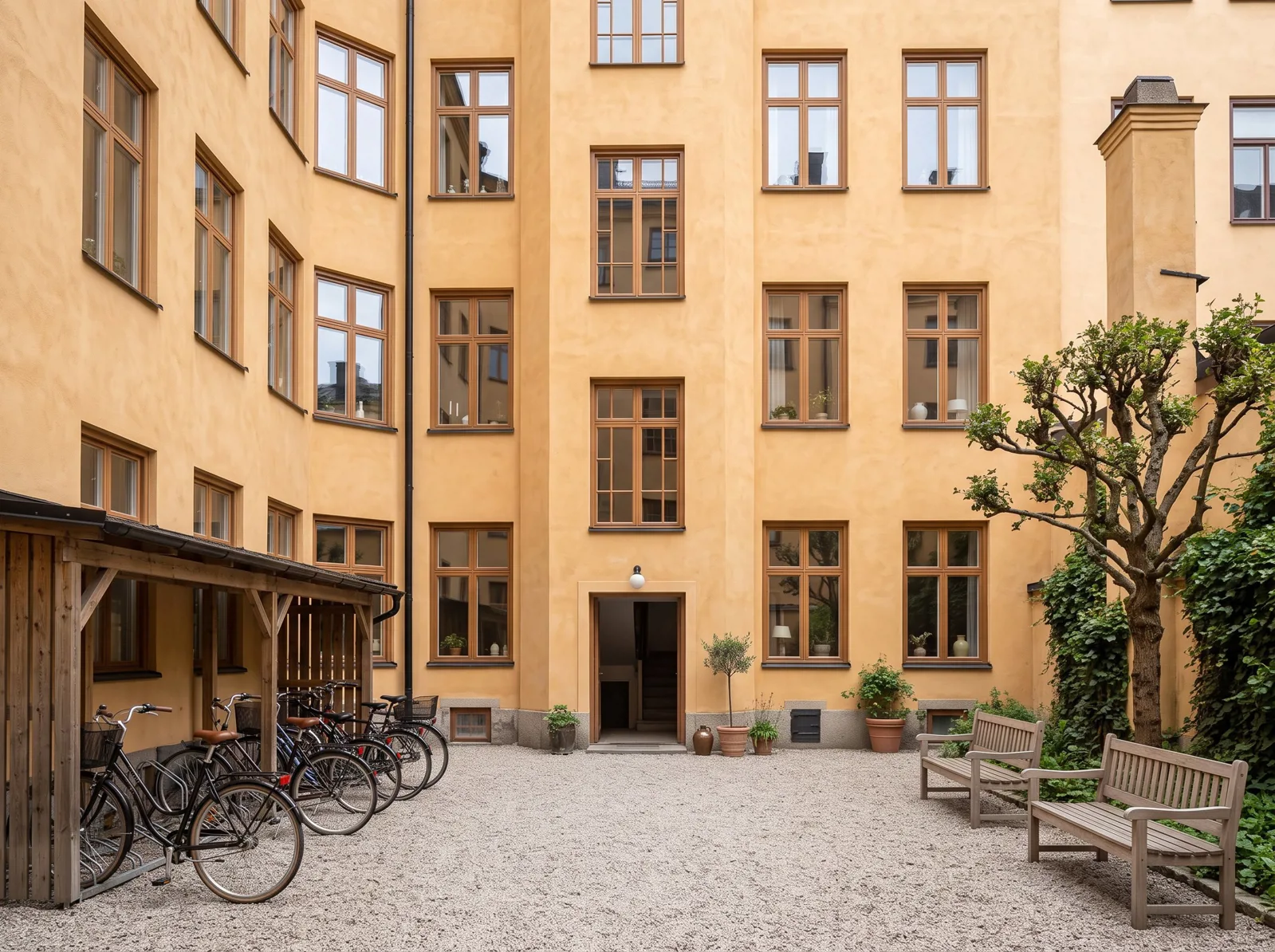 12-courtyard